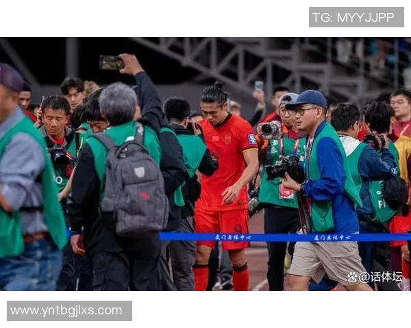 四川安纳普尔纳迎战青岛队全力争胜展现球队实力与斗志