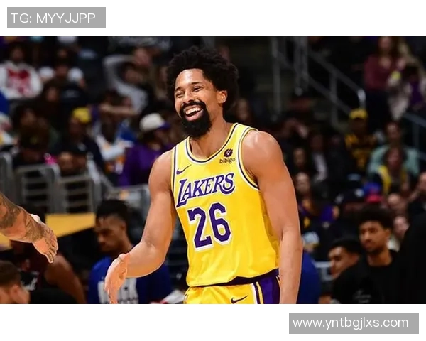 苏杜瓦与费伦茨瓦罗斯激战正酣谁将赢得这场精彩对决