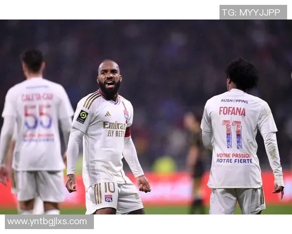 达伽马与福塔雷萨激战正酣比分悬念引发球迷热议 达伽马与福塔雷萨激战正酣比分悬念引发球迷热议