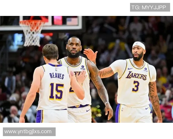 仅一夜之间，绿军迎利好，冠军中锋报销！湖人恐酝酿大买卖